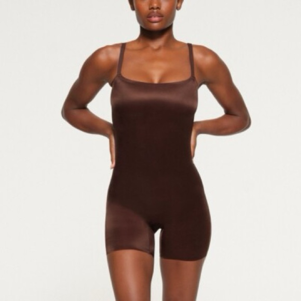 New Women's SKIMS Cocoa Simply Bare Low Back Mid-thigh Bodysuit  Size 3X B2708
